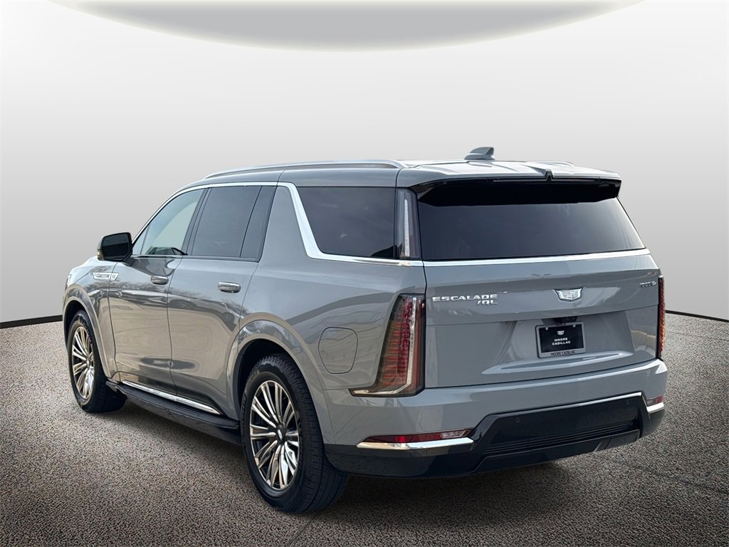 2026 Cadillac Escalade Luxury photo 2