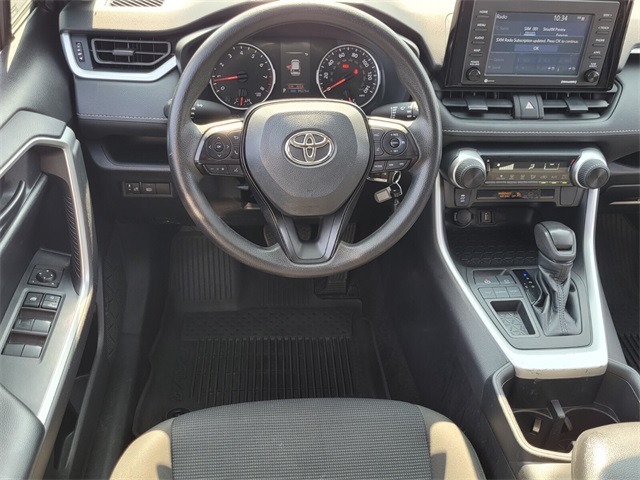 2022 Toyota RAV4 LE photo 9