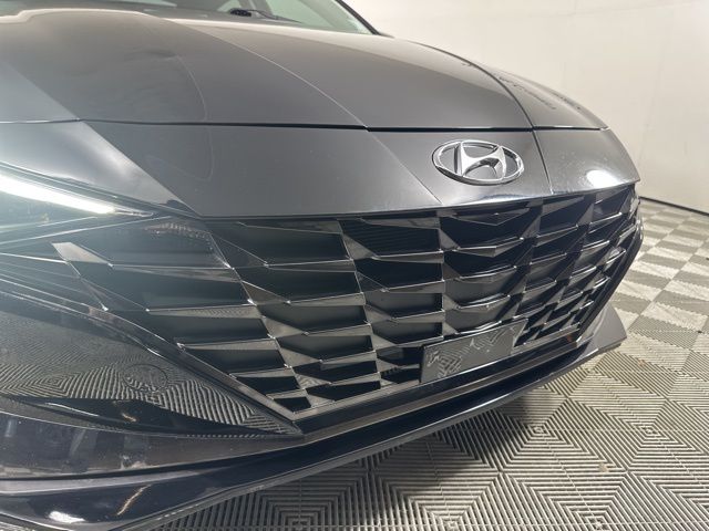 2023 Hyundai Elantra Limited photo 3