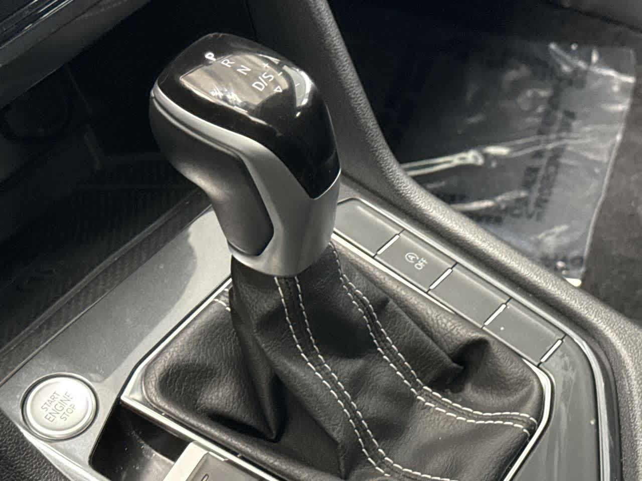 2024 Volkswagen Tiguan SE Wolfsburg Edition photo 20