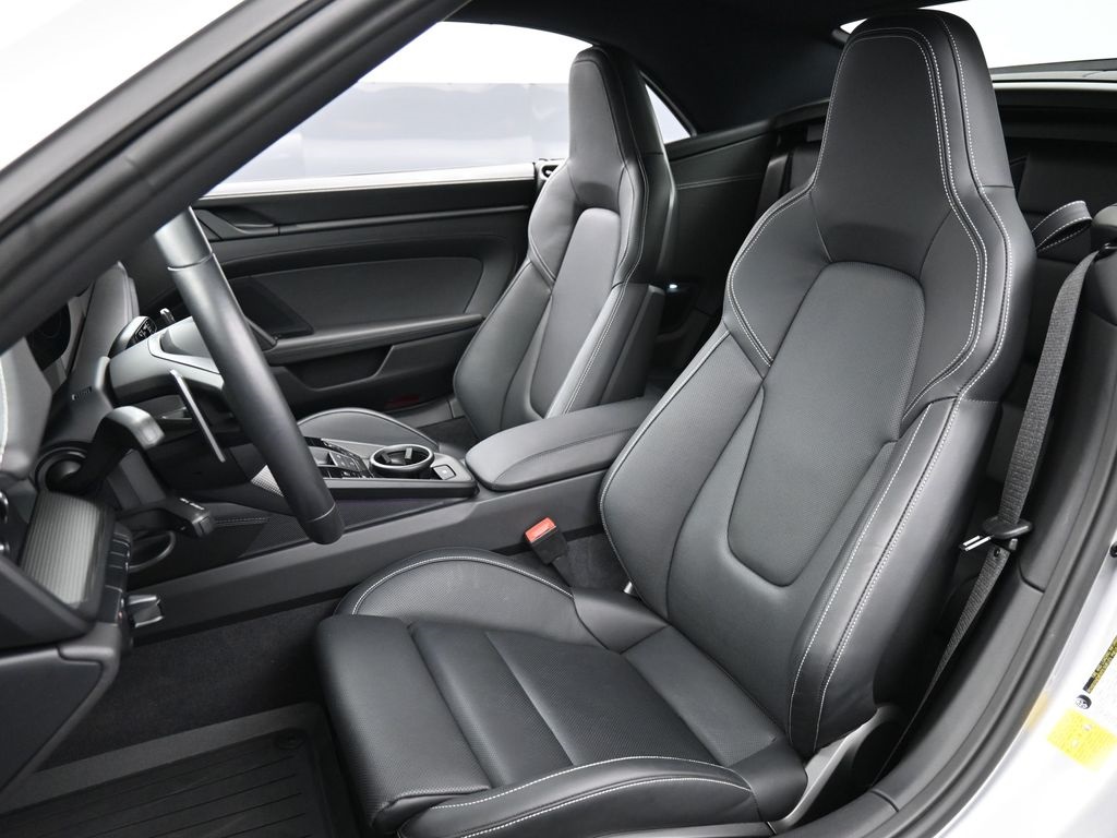 2024 Porsche 911 GTS photo 4