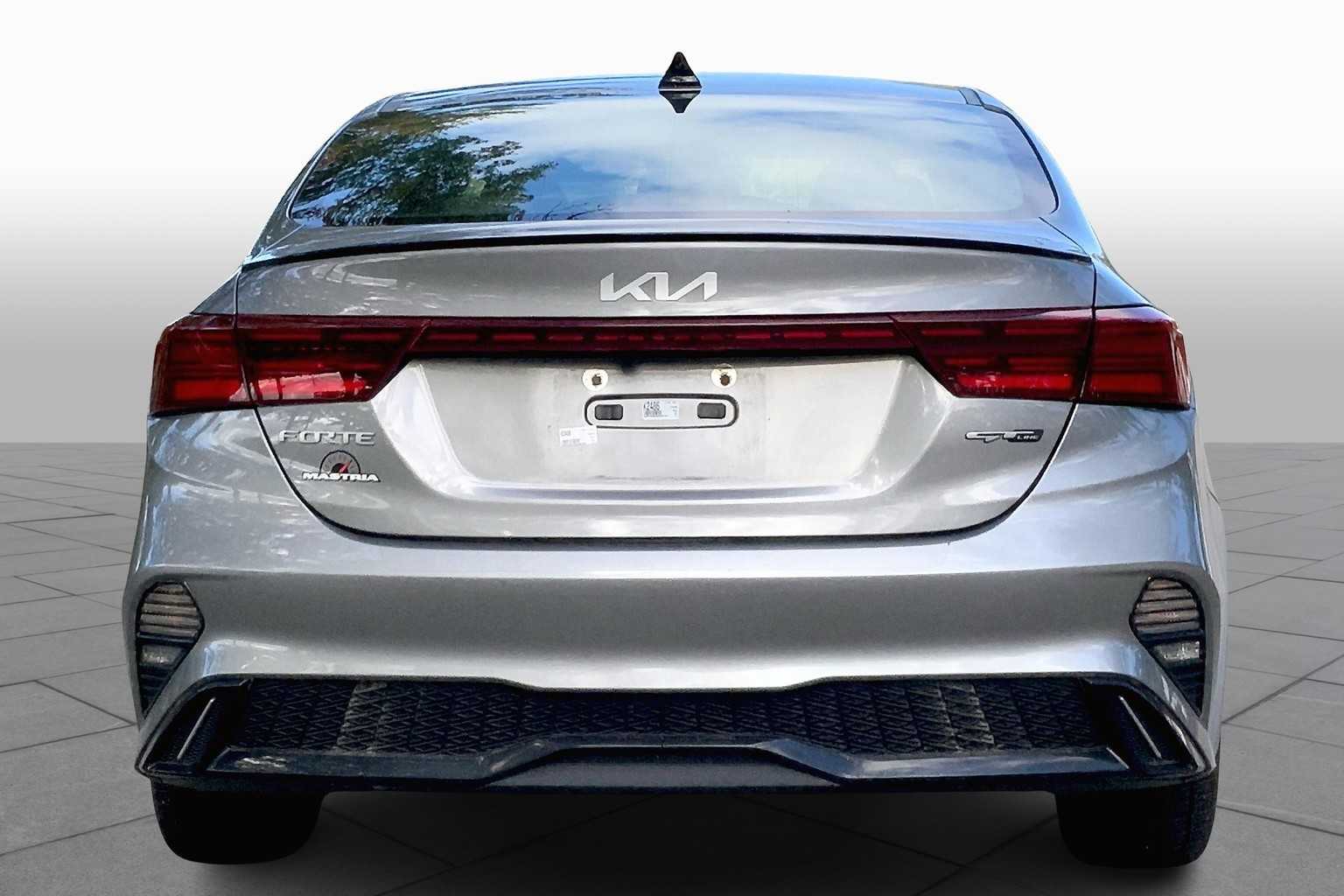 2022 Kia Forte GT-Line photo 4