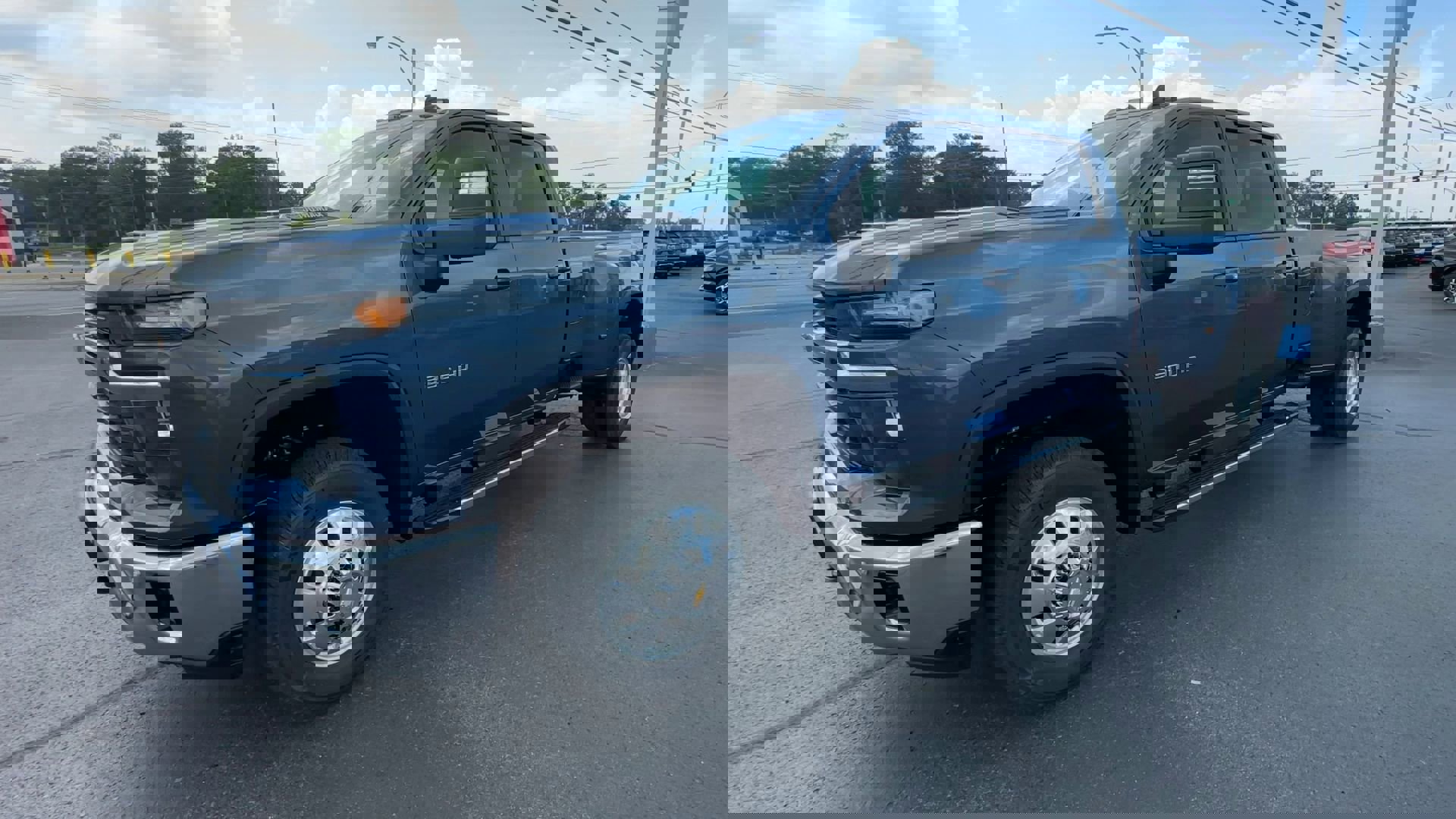 2025 Chevrolet Silverado 3500HD LT photo 3