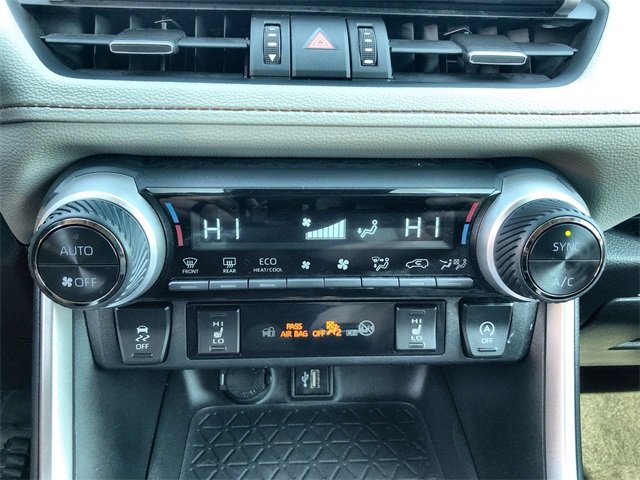 2024 Toyota RAV4 XLE Premium photo 10