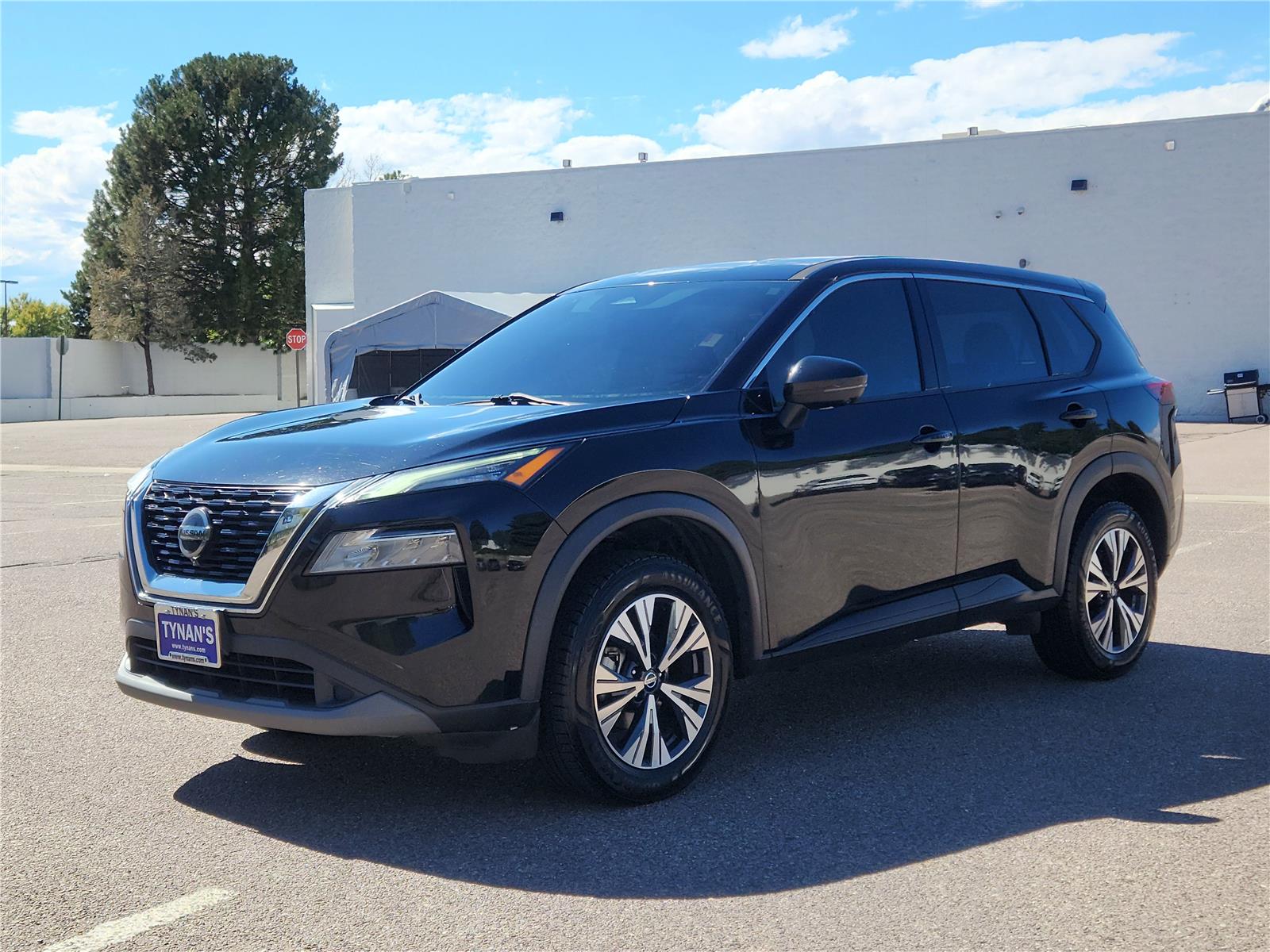 2021 Nissan Rogue SV photo 3