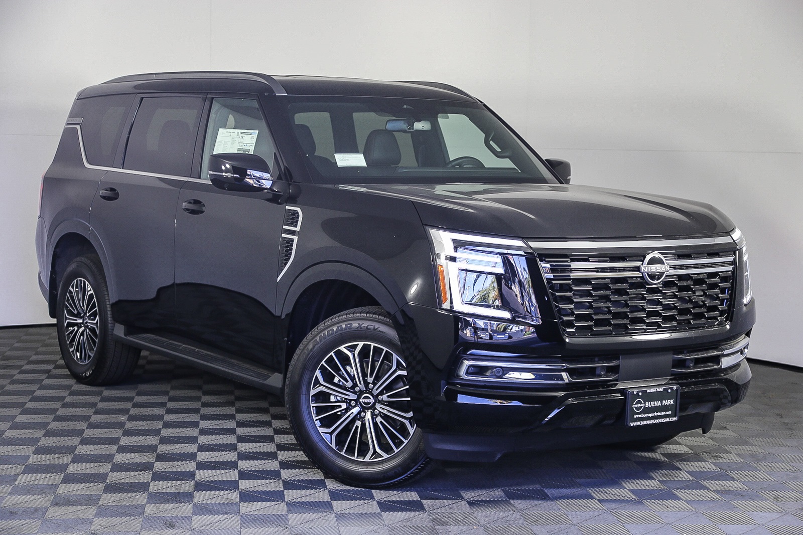 2025 Nissan Armada SL's photo