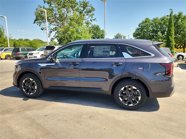 2025 Kia Sorento S photo 5