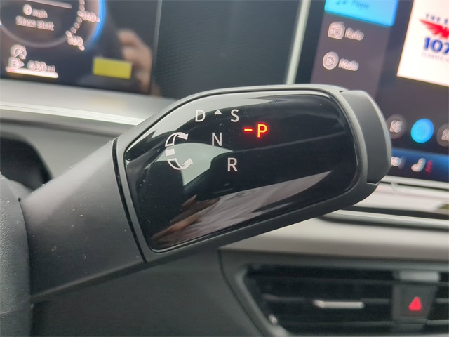 2025 Volkswagen Tiguan SE R-Line Black photo 25