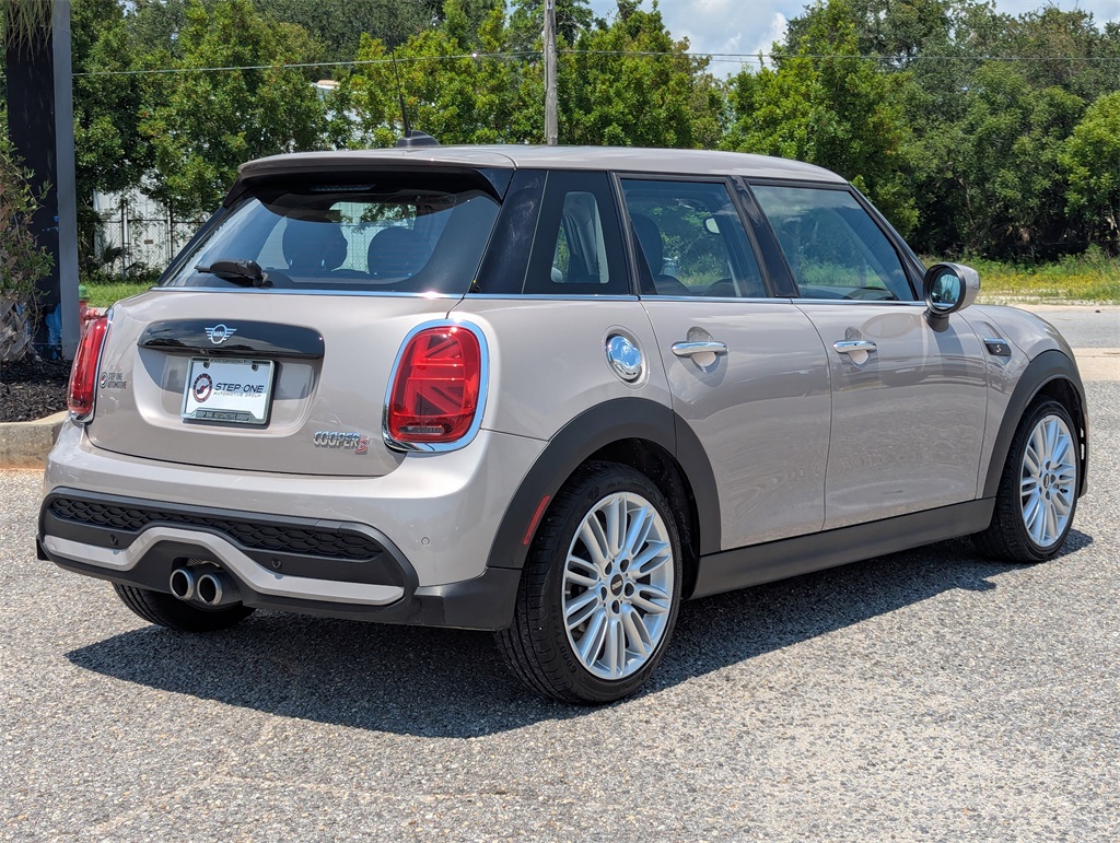 2024 Mini Cooper Hardtop Signature photo 4