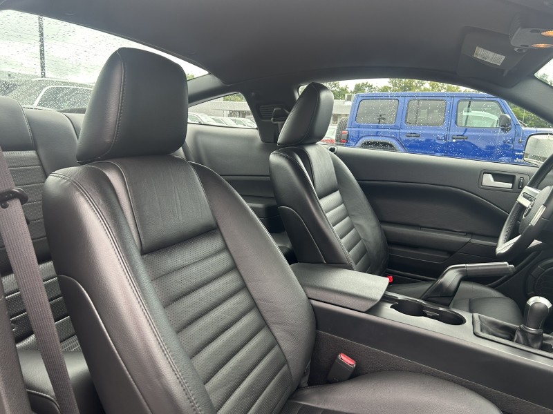 2007 Ford Mustang GT Deluxe photo 16