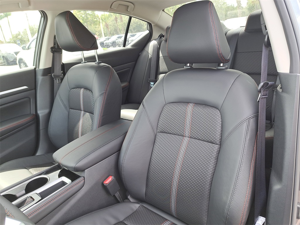 2025 Nissan Altima 2.5 SR photo 20