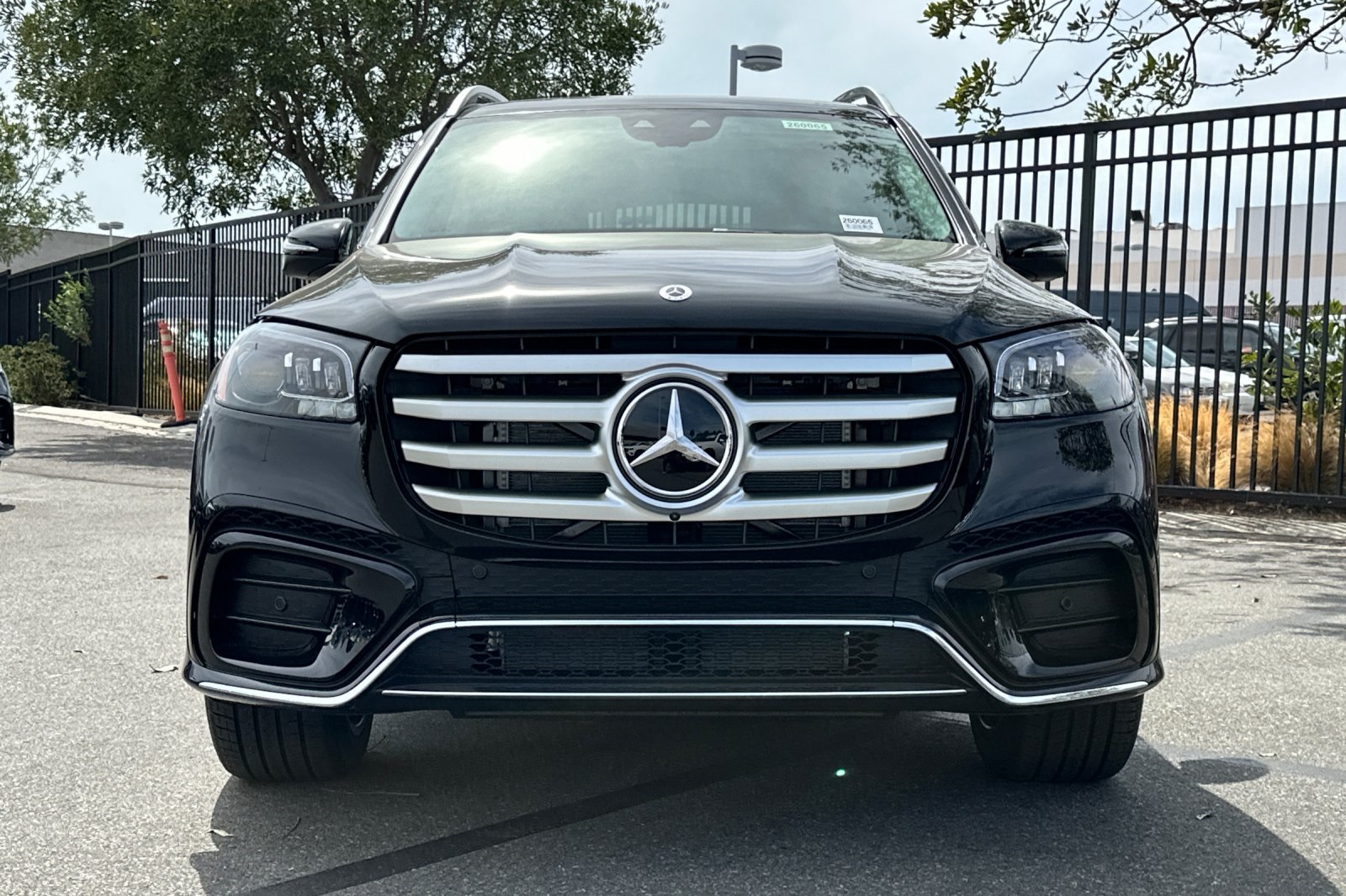2026 Mercedes Benz GLS 450 4MATIC photo 3