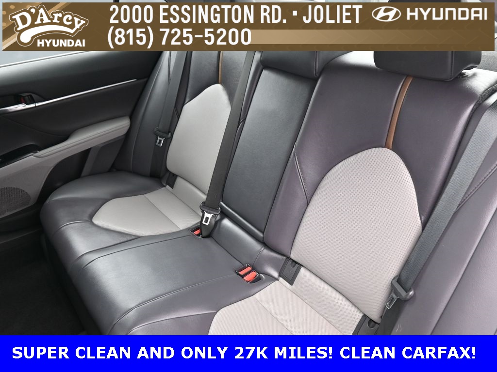 2020 Toyota Camry Hybrid XLE photo 11