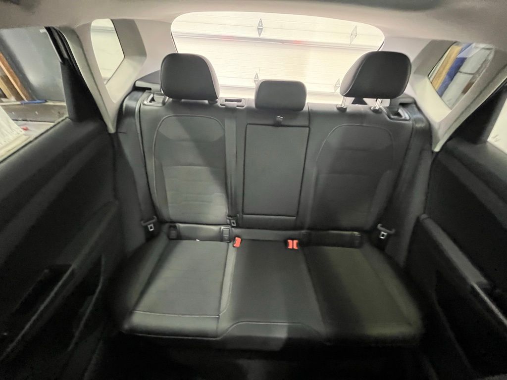 2025 Volkswagen Taos SE photo 23