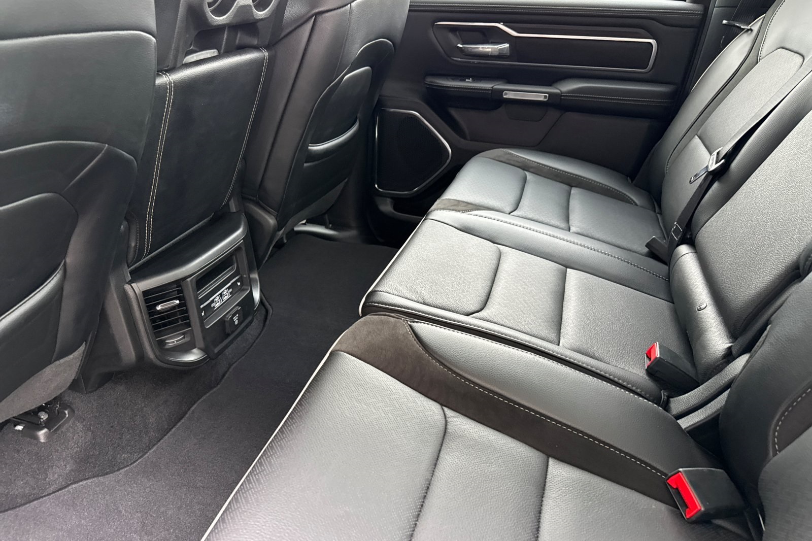 2025 Ram 1500 Laramie photo 12
