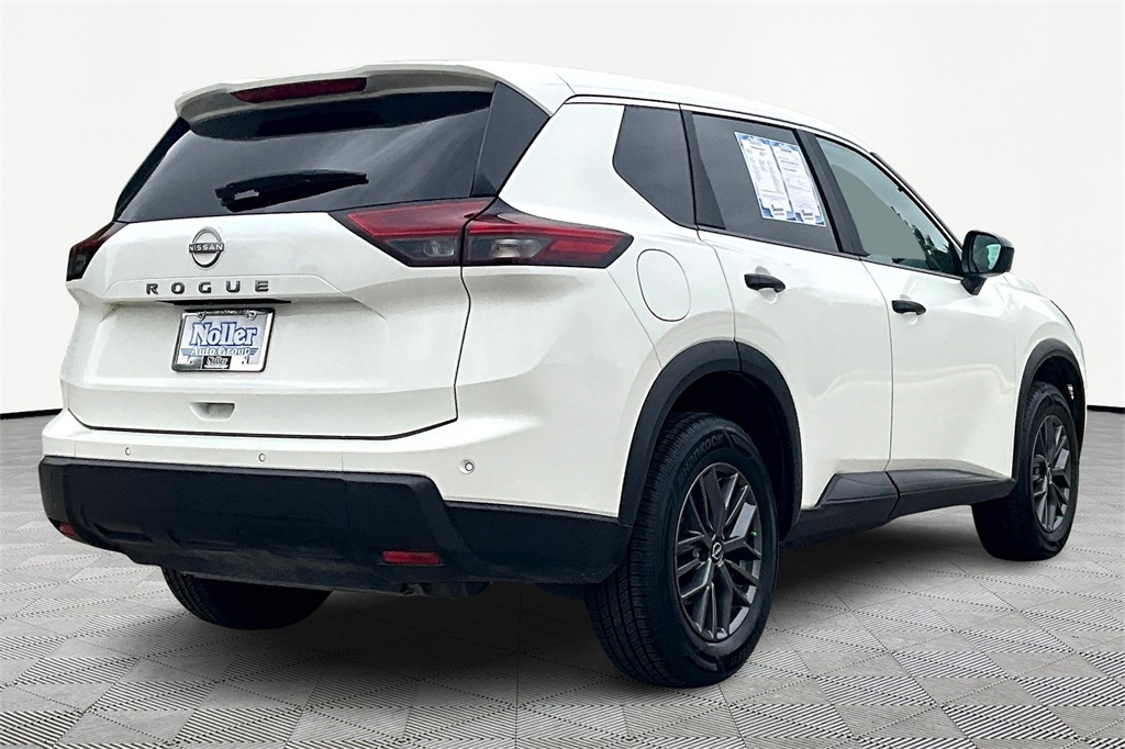 2024 Nissan Rogue S photo 2