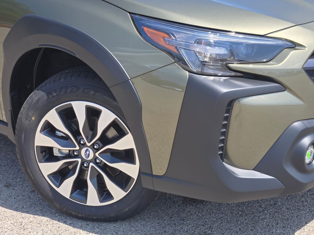 2025 Subaru Outback Limited XT photo 3