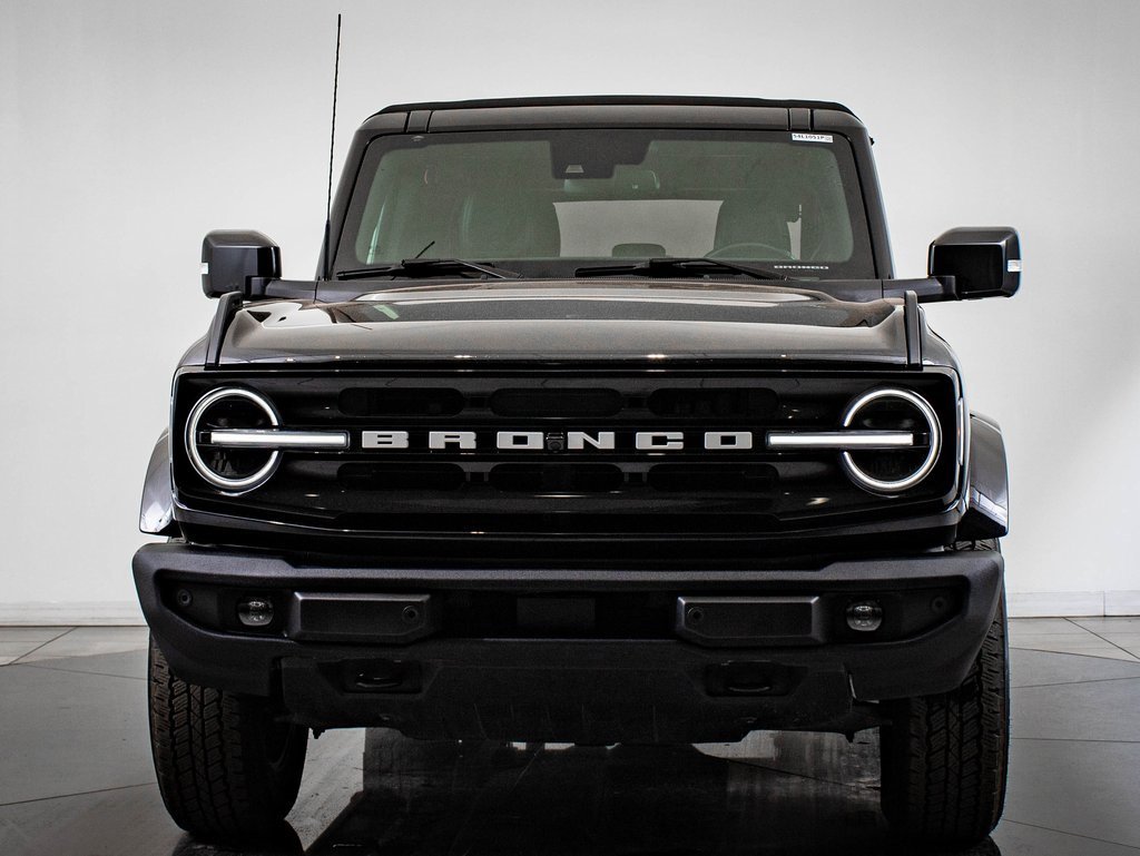 2022 Ford Bronco Outer Banks photo 2