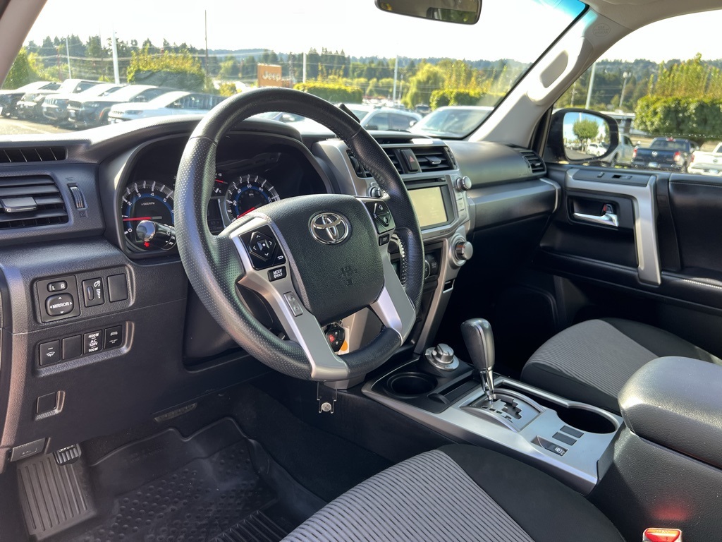 2018 Toyota 4Runner SR5 photo 13