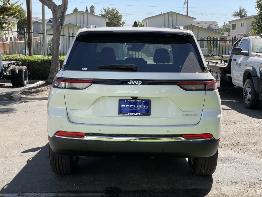 2025 Jeep Grand Cherokee Laredo X photo 4