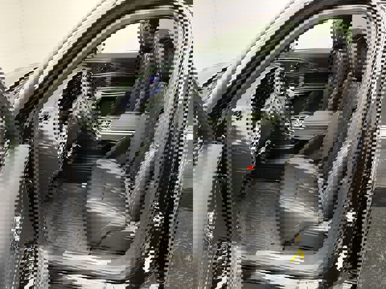 Used 2024 Cadillac LYRIQ Luxury 3 with VIN 1GYKPSRL5RZ133367 for sale in Fond du Lac, WI