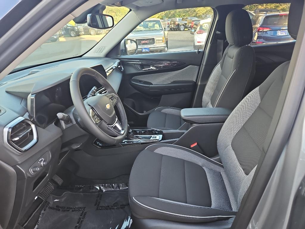 2025 Chevrolet Trailblazer LT photo 9