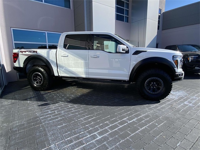 2025 Ford F-150 Raptor photo 2