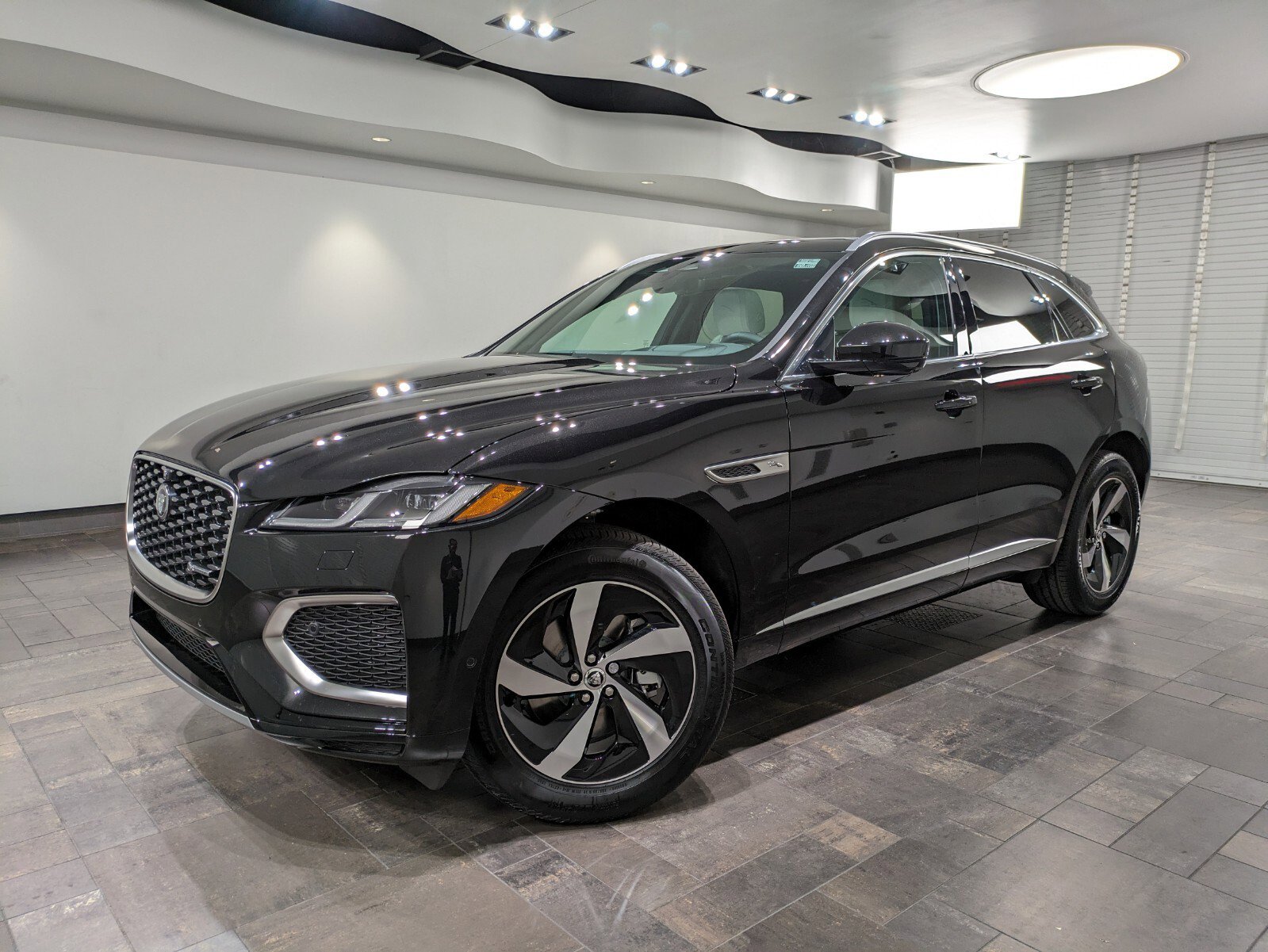 2025 Jaguar F-PACE