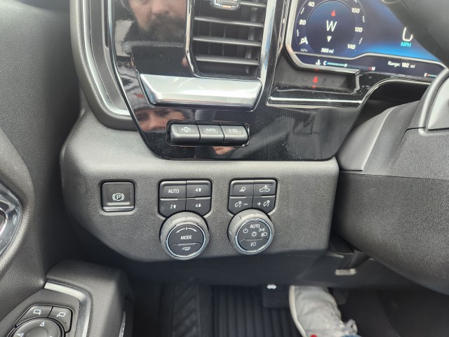 2024 Chevrolet Silverado 2500HD LTZ photo 4