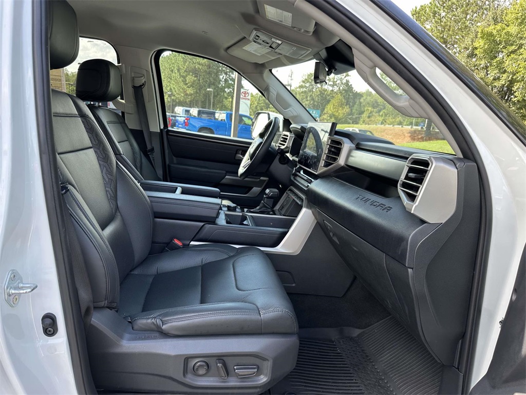 2023 Toyota Tundra SR5 CrewMax photo 10