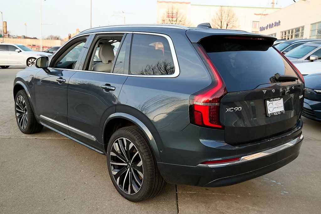 2026 VOLVO XC90 - Image 6