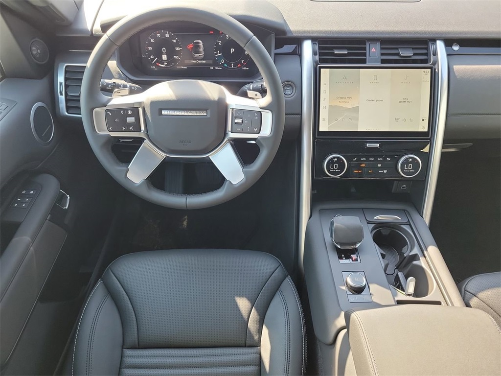 2025 Land Rover Discovery S photo 17