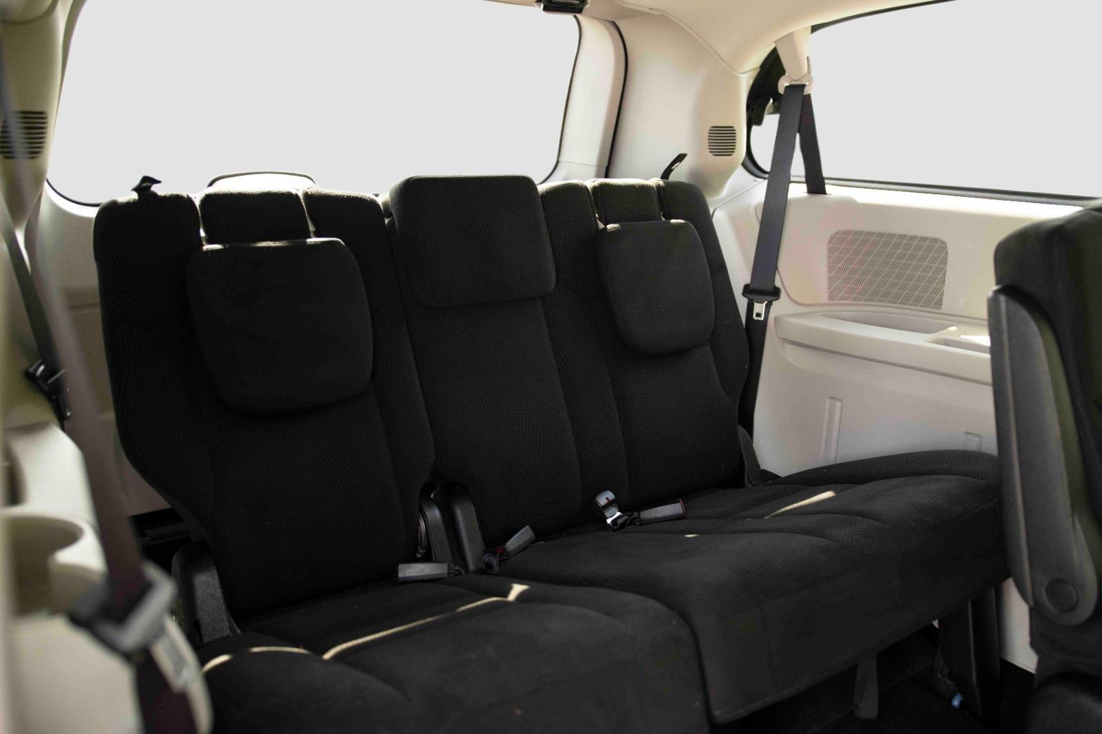 2015 Dodge Grand Caravan SE photo 12