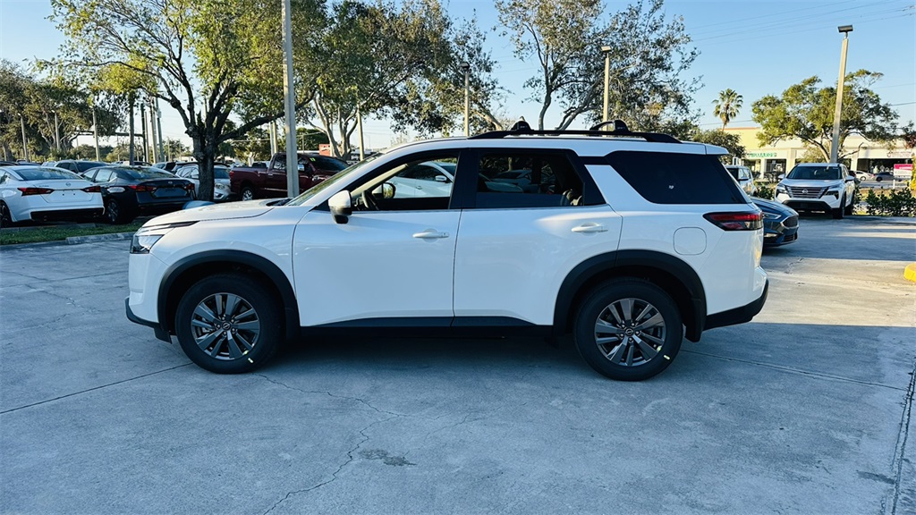 2025 Nissan Pathfinder SV photo 3