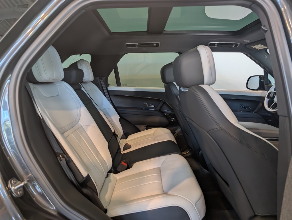 2023 Land Rover Range Rover Sport SE photo 24