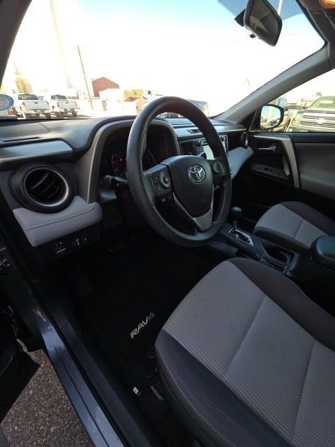 2015 Toyota RAV4 XLE photo 13
