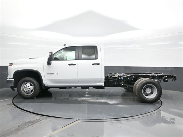 2026 Chevrolet Silverado 3500HD photo 4