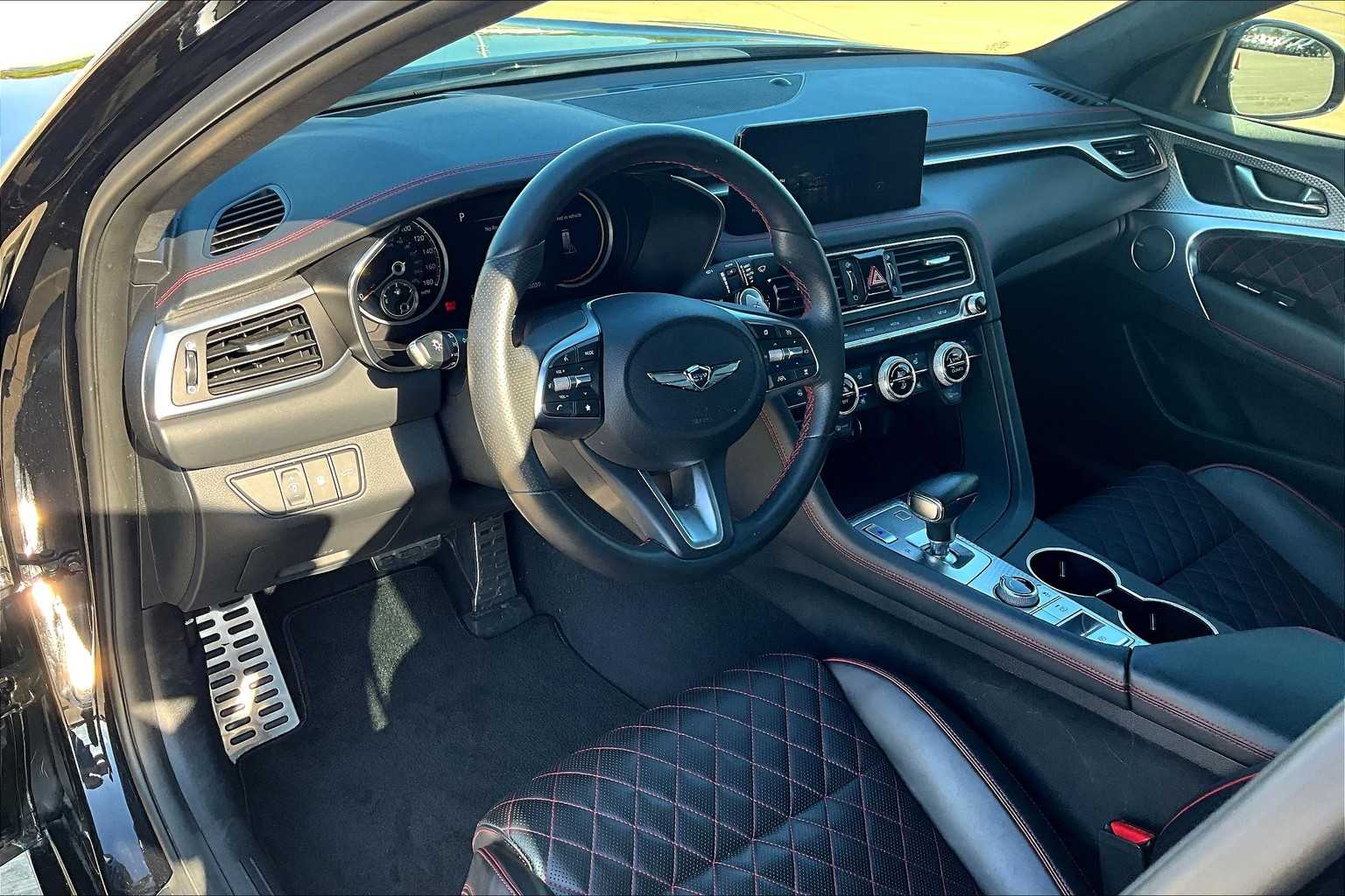 2022 Genesis G70 3.3T photo 16