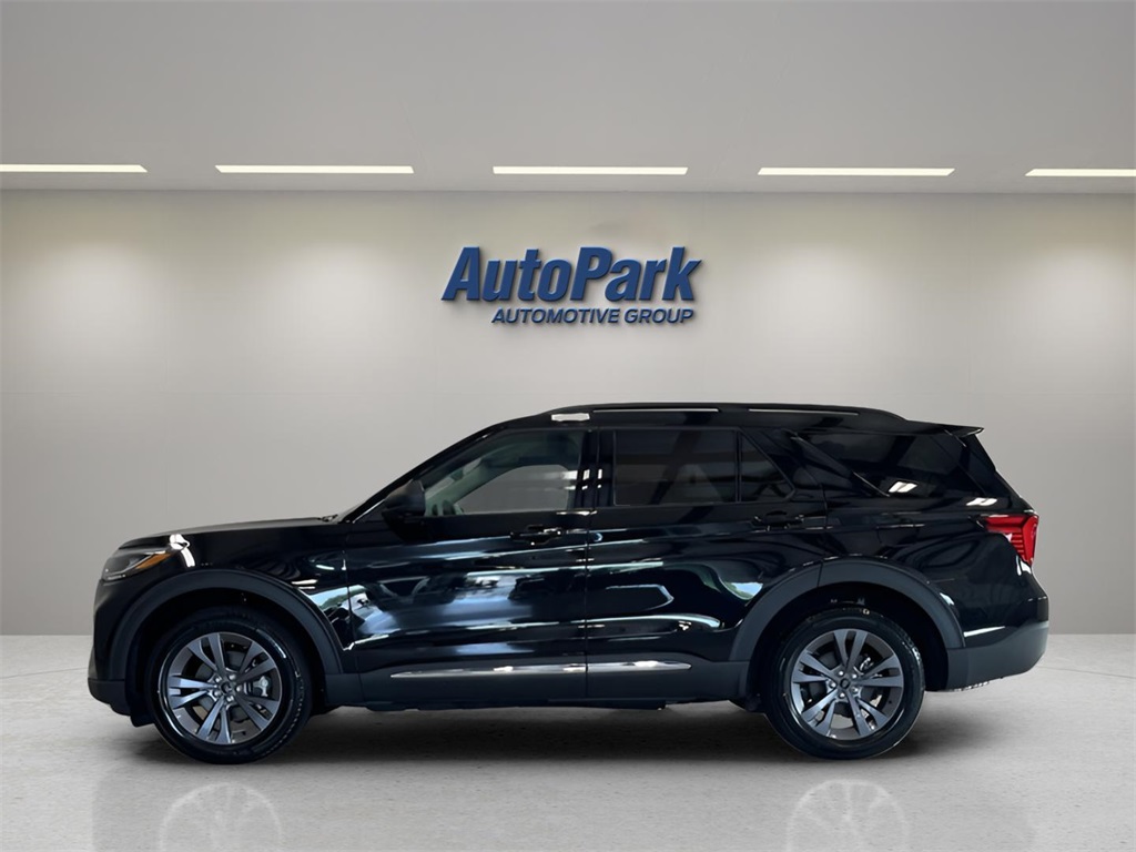 2025 Ford Explorer photo 4