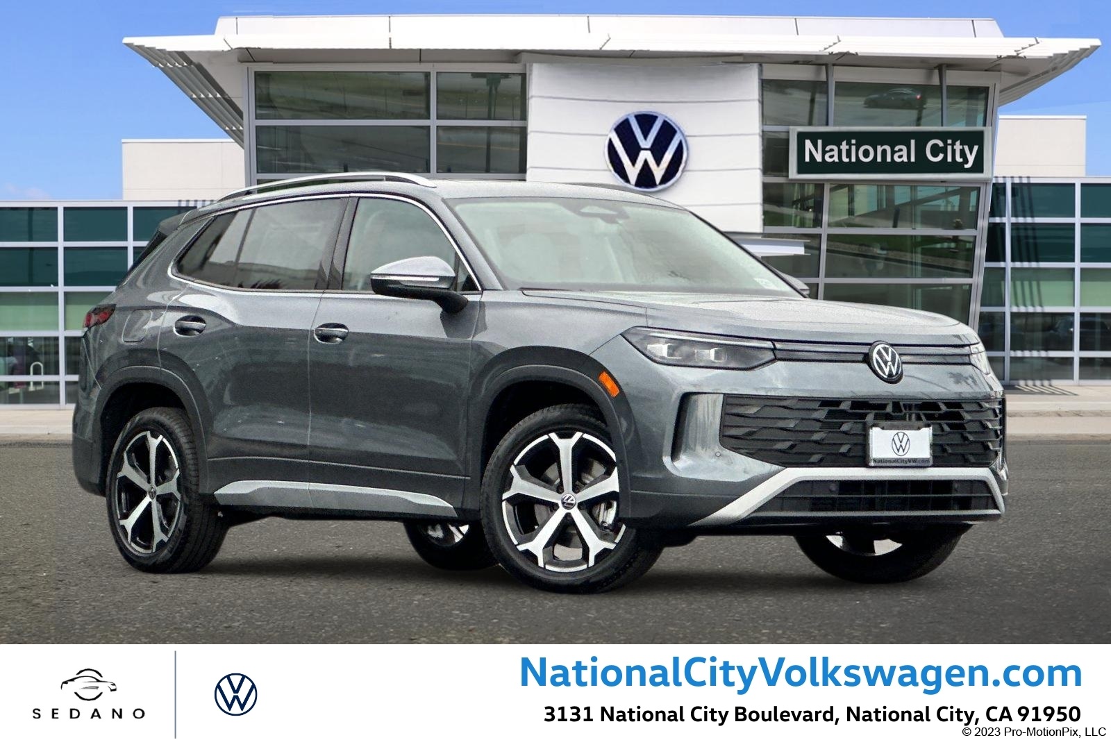 2025 Volkswagen Tiguan SE's photo