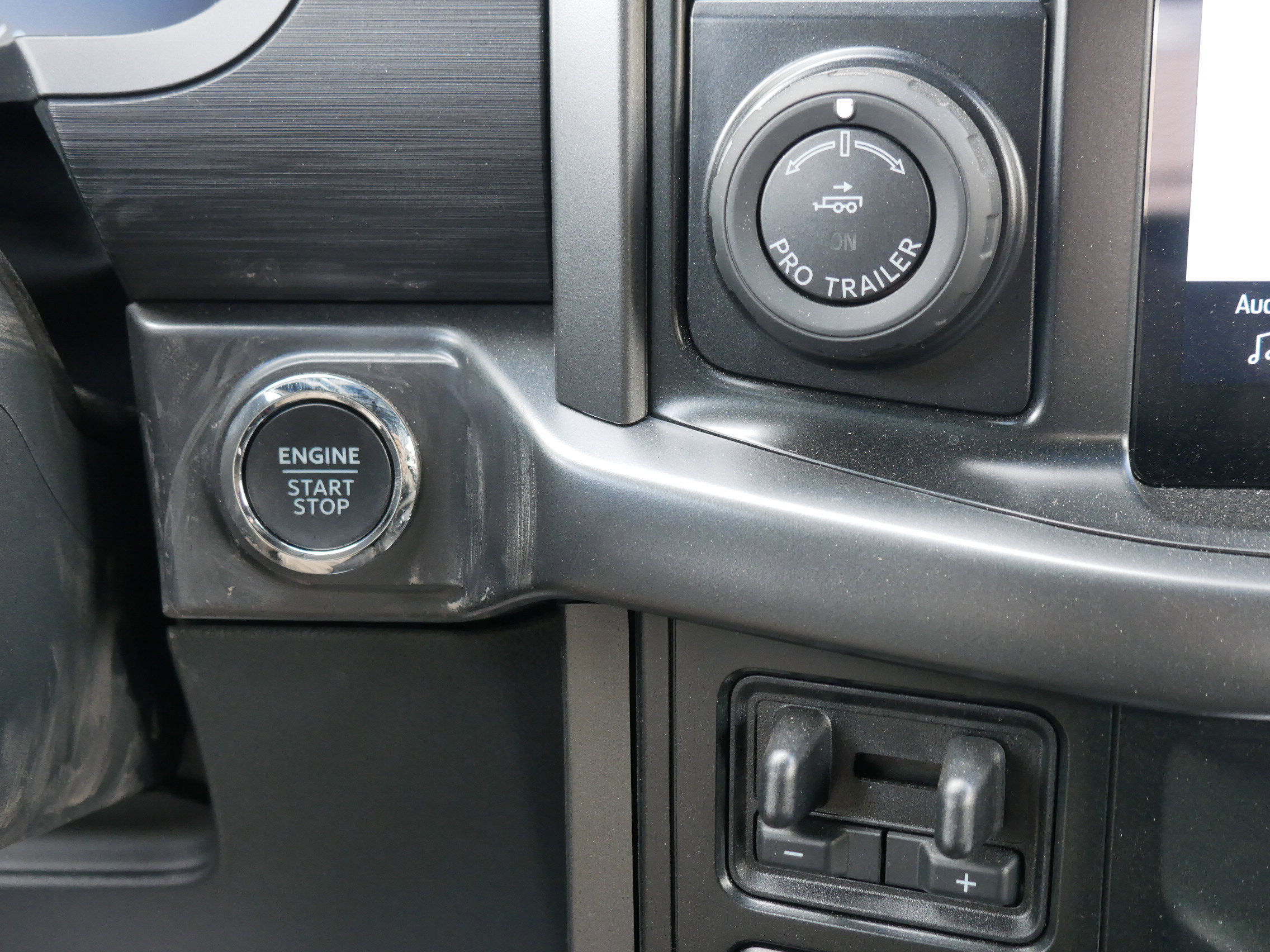 2024 Ford F-150 XLT photo 7