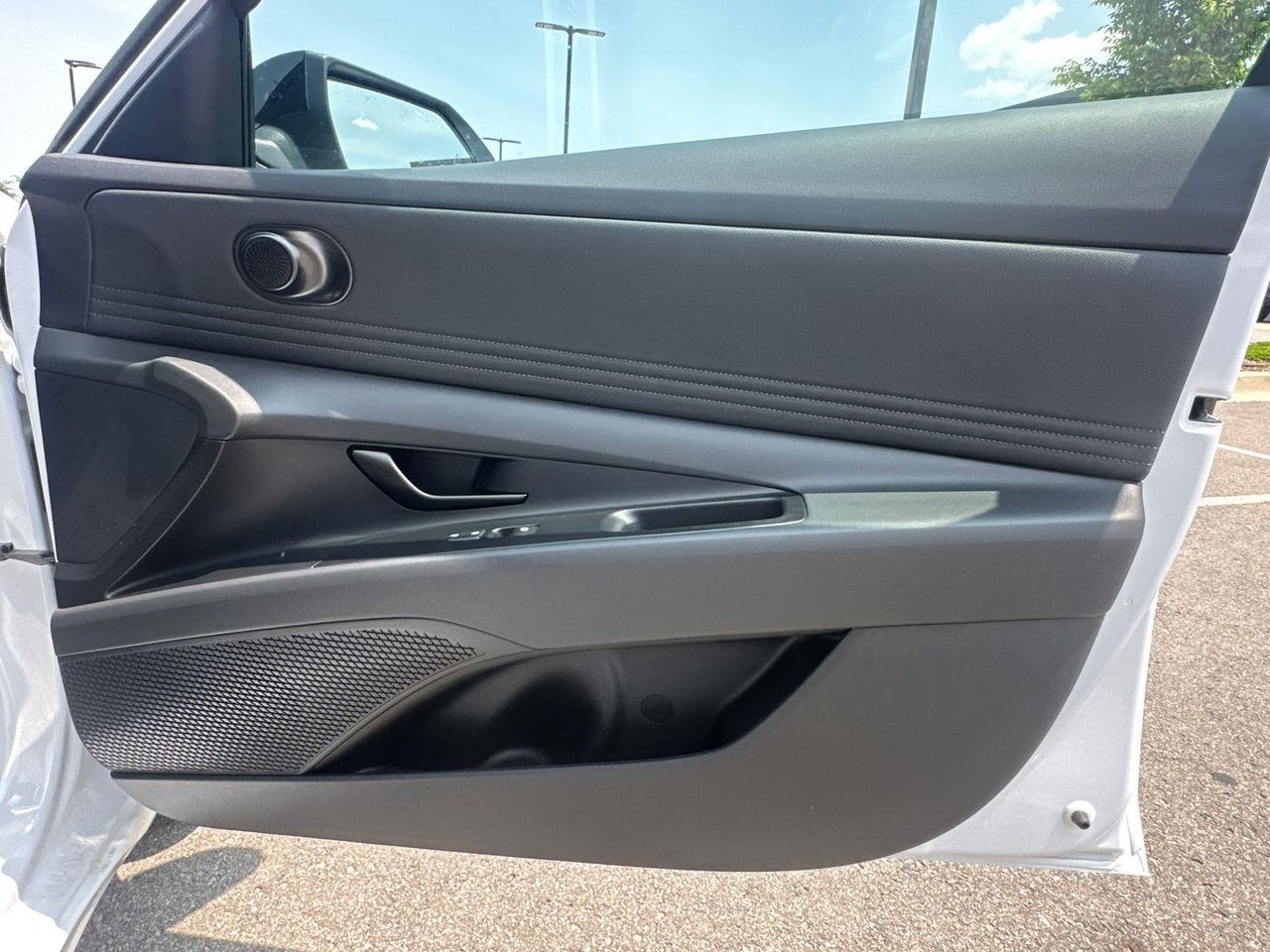 2025 Hyundai Elantra SEL Sport photo 26