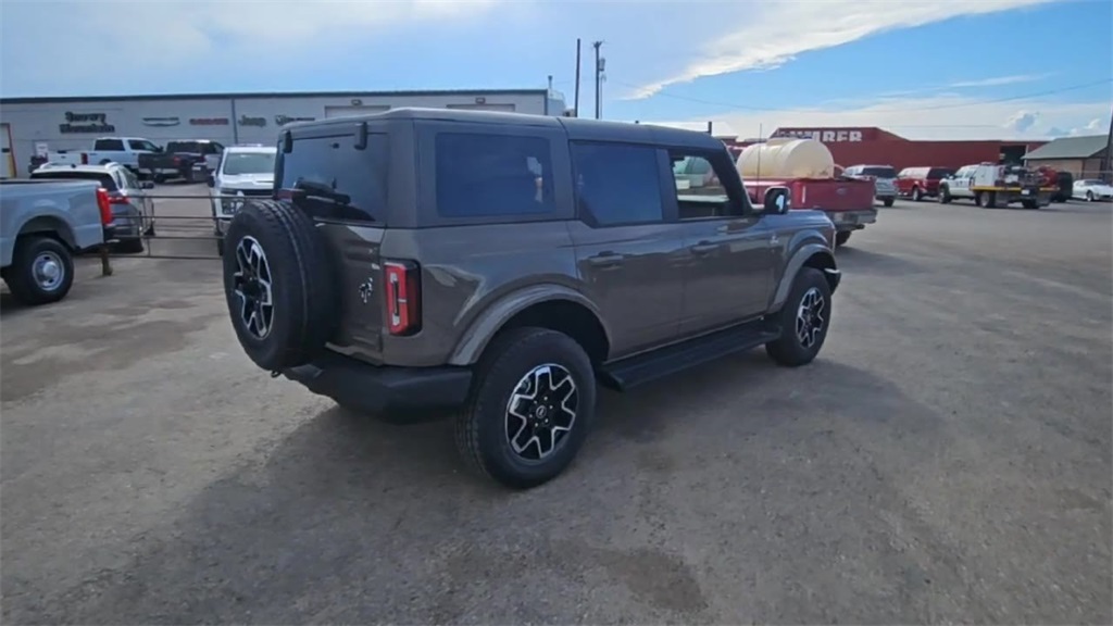 2025 Ford Bronco Outer Banks photo 8