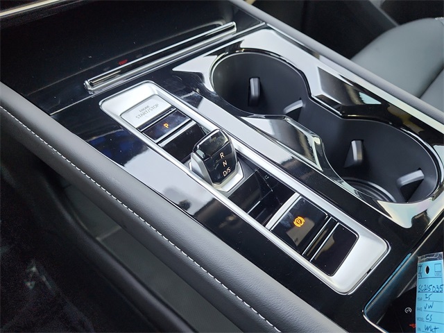 2025 Volkswagen Atlas Cross Sport SEL R-Line photo 19
