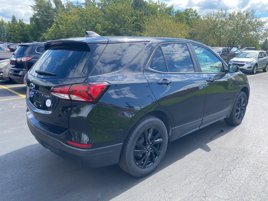 2024 Chevrolet Equinox LS photo 3