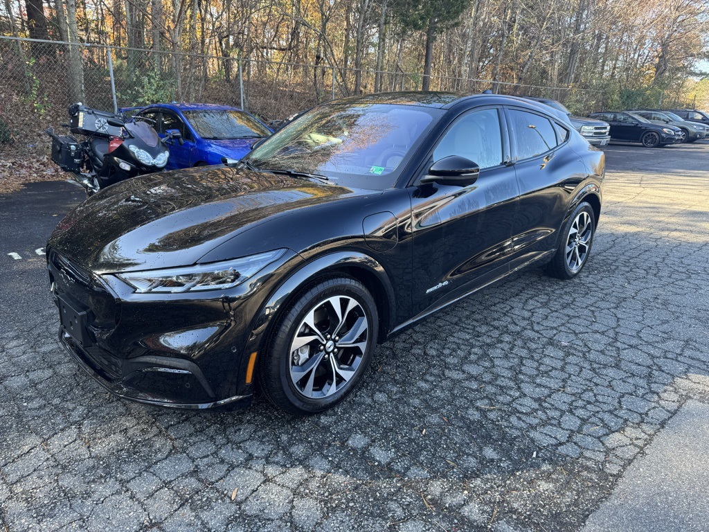 2022 Ford Mustang Mach-E Premium photo 3