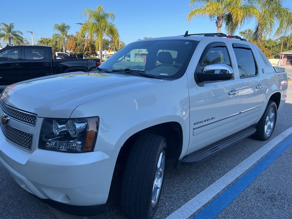 2013 Chevrolet Avalanche LTZ's photo