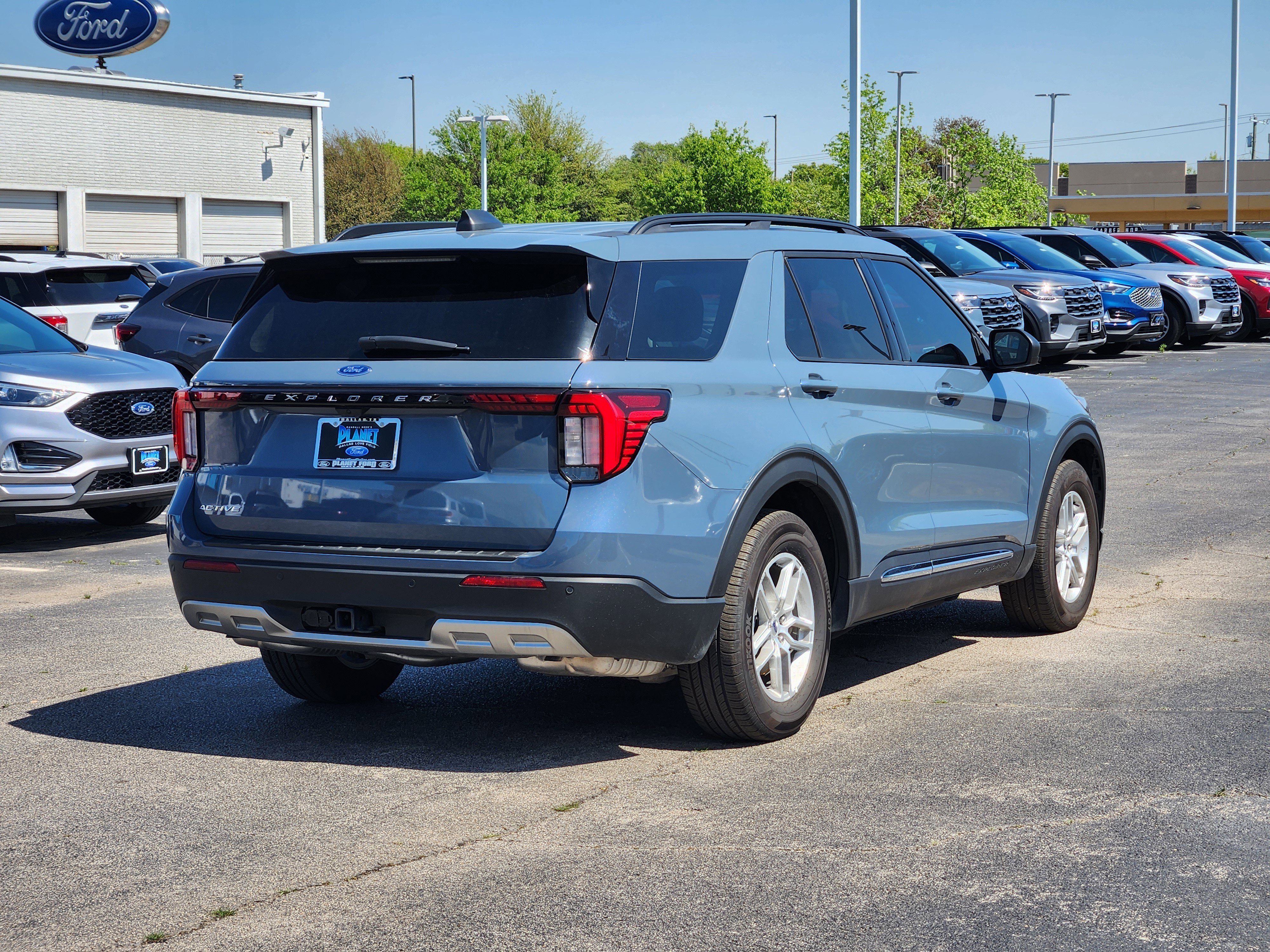 New 2025 Vapor Blue Ford Active image 4