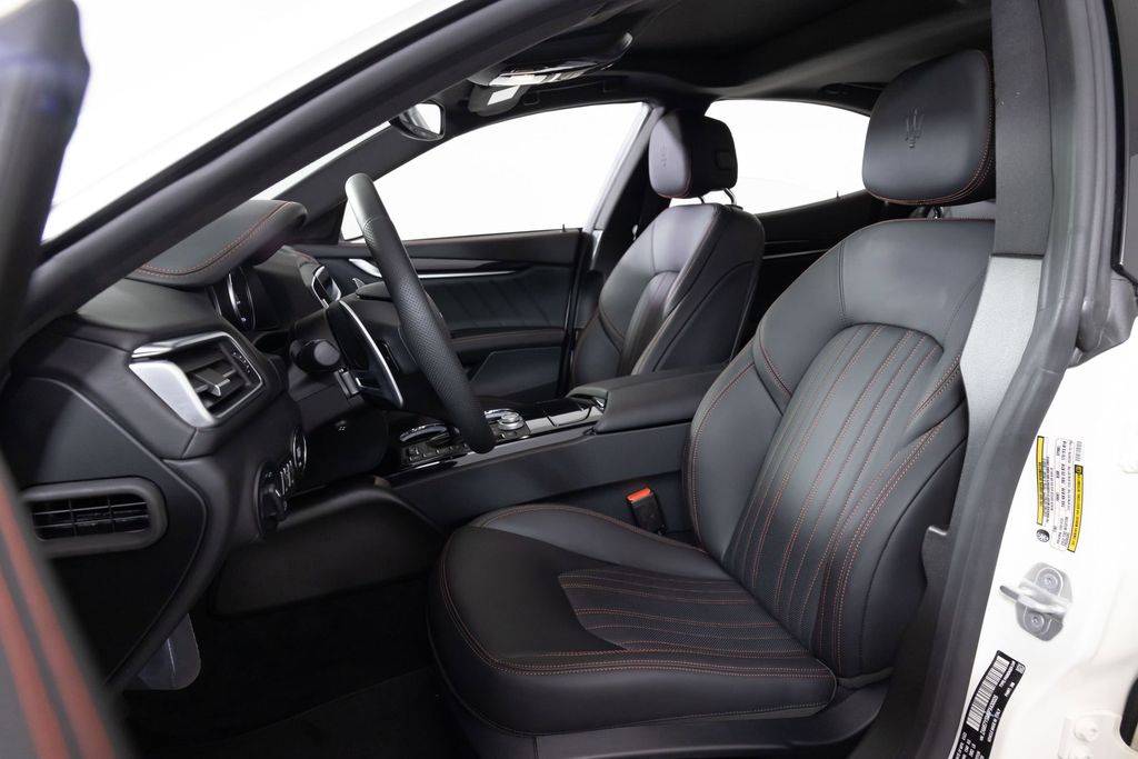 2023 Maserati Ghibli Modena photo 4