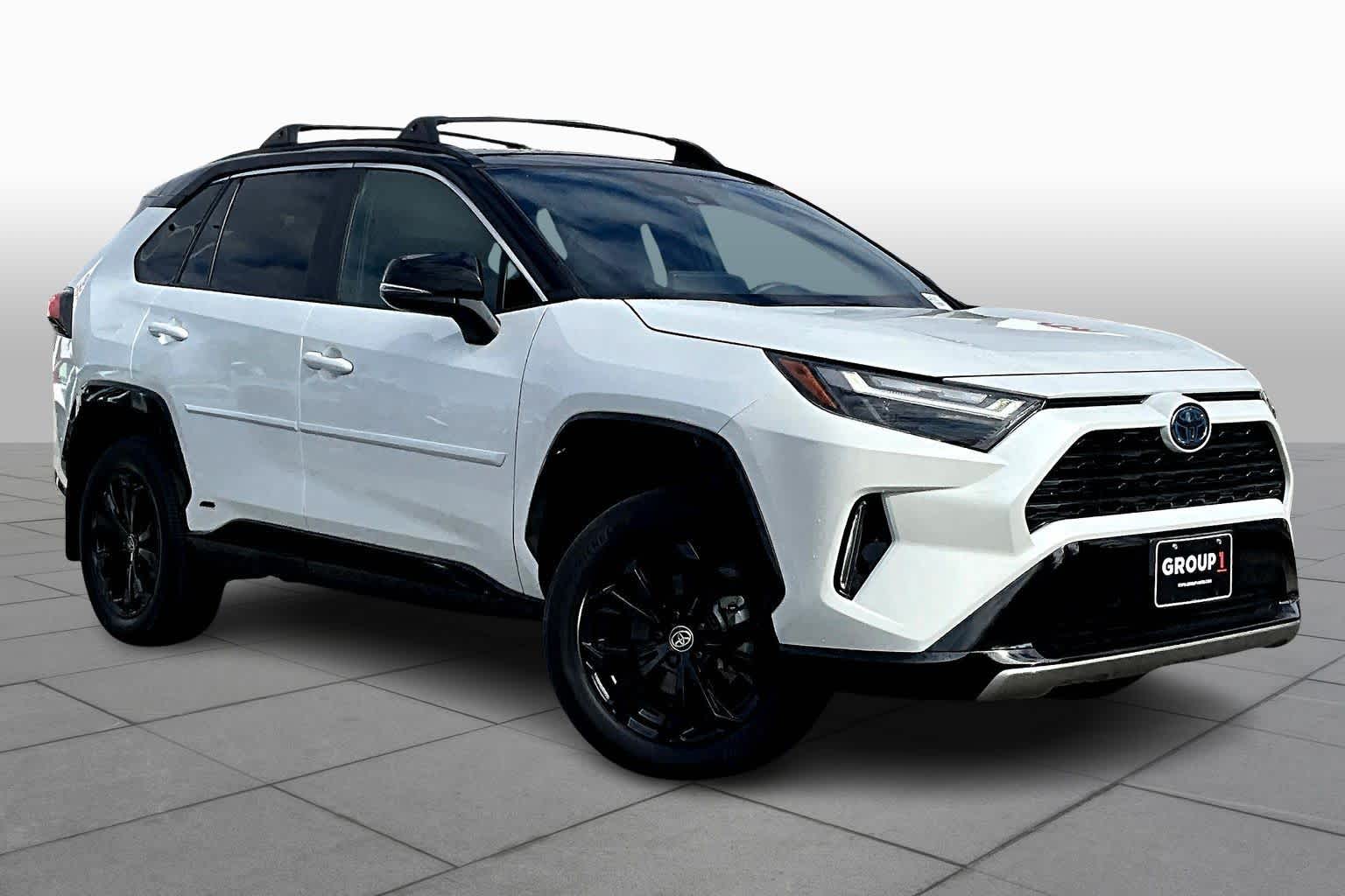 2024 Toyota RAV4 Hybrid XSE photo 2